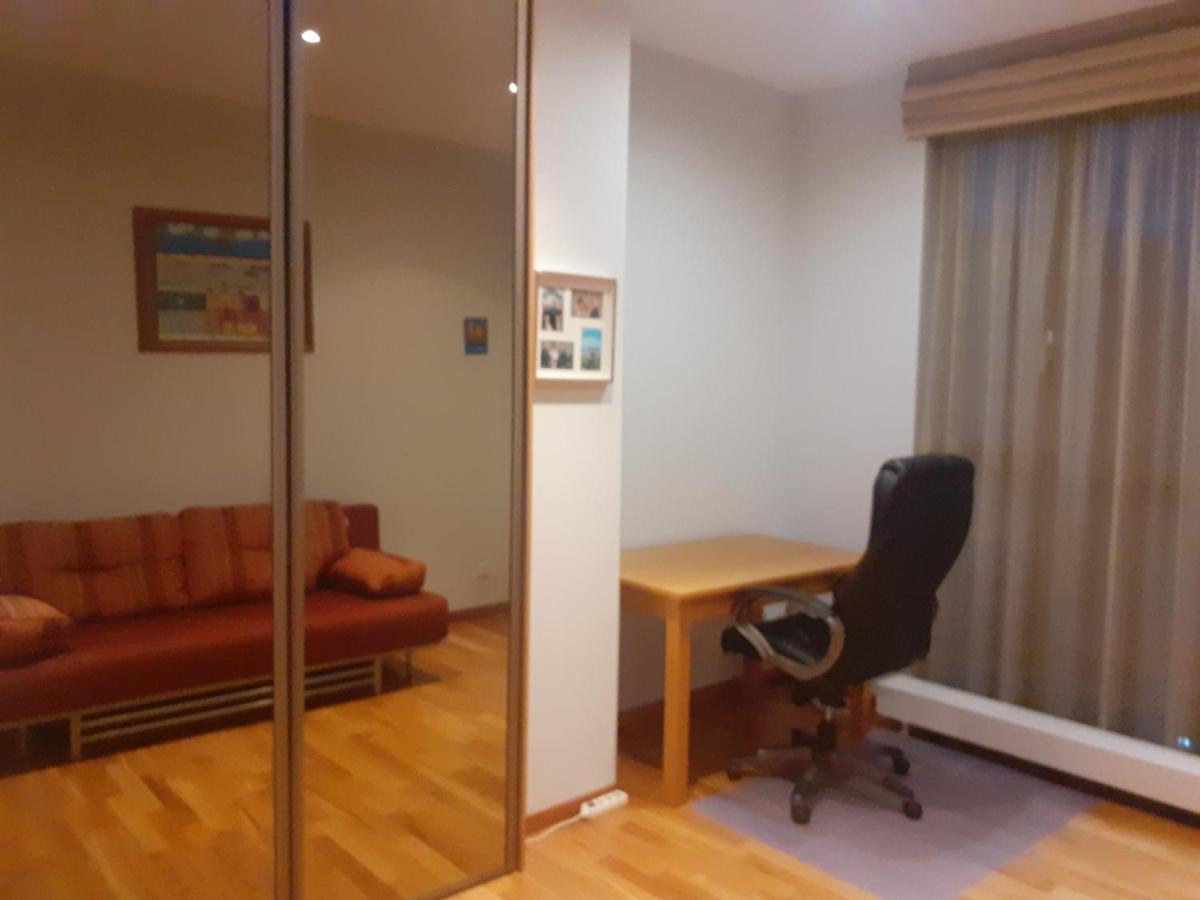 Luxury Apartment In Skyscraper Вильнюс Экстерьер фото